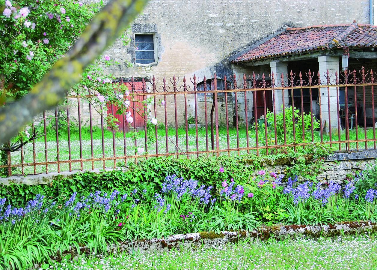 Le Dojo Du Plessis Bed & Breakfast Mareuil  Exterior foto