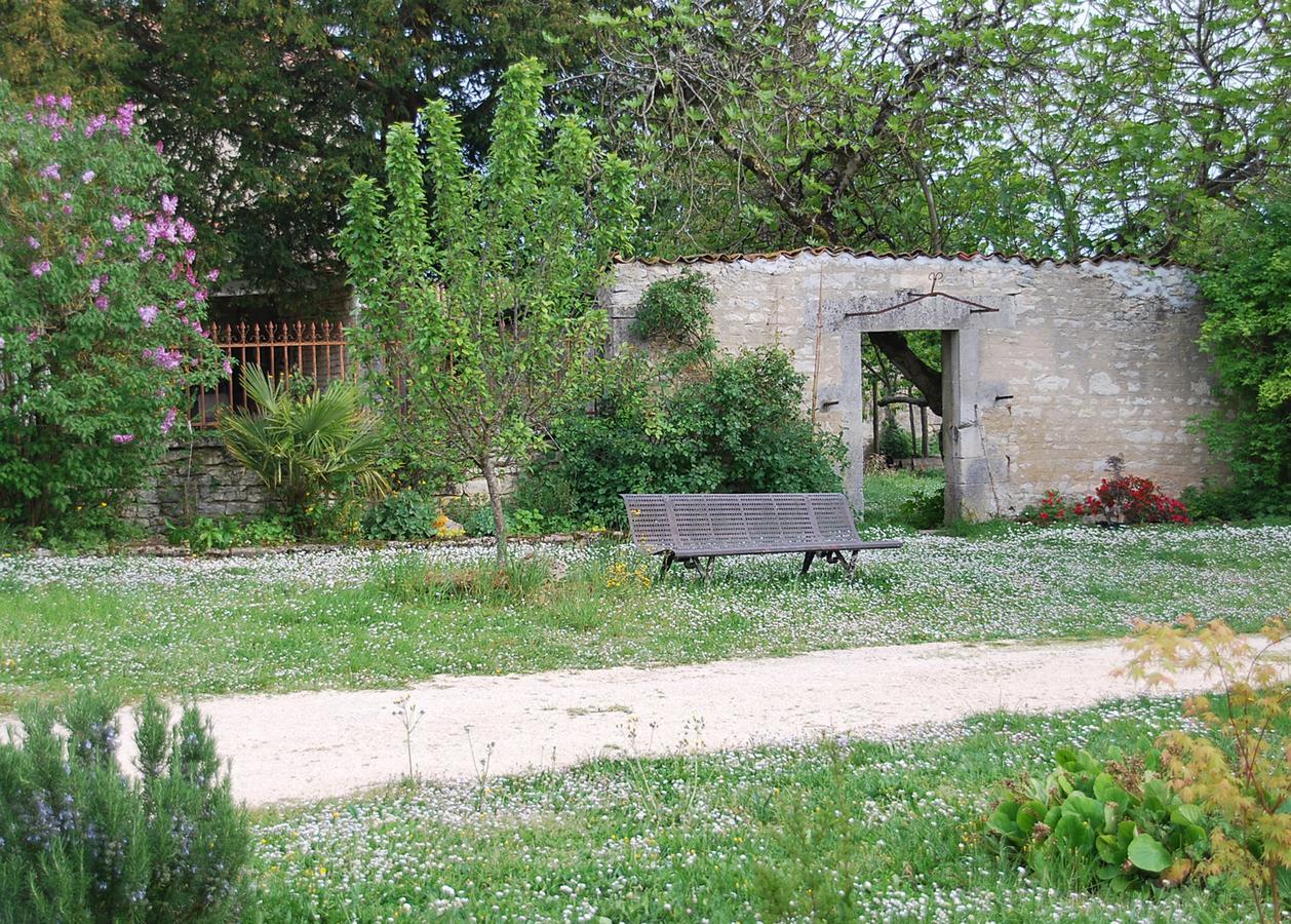 Le Dojo Du Plessis Bed & Breakfast Mareuil  Exterior foto